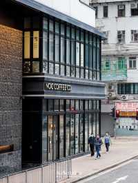 เช้าวันศุกร์แสนสงบในย่าน Wan Chai ฮ่องกงในวันหยุด