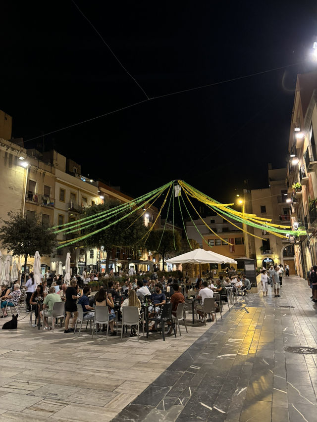 Look How Cozy Tarragona Becomes at Night 🏛️🌙