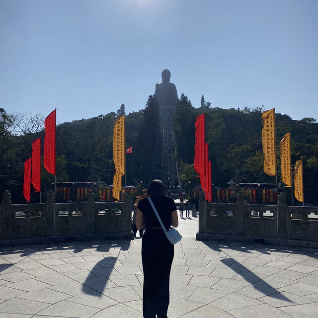 นั่งรถบัสจากสนามบินไปกระเช้า Ngong Ping 36