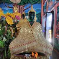 พระพุทธรูปองค์ดำปาฏิหารย์พระประธานวัดเขาสูงแจ่มฟ้า