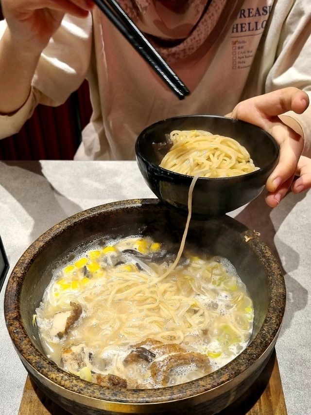 PIPING HOT RAMEN WORTH THE STOP !