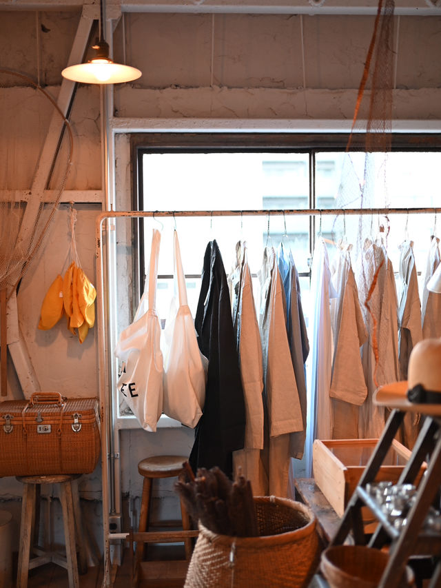 【京都】素敵なコーヒーとアンティークの空間。W&H ROASTERY DAUGHTER / GALLERY SON