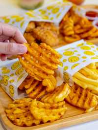 Chew & Chill Café: Crispy Fried Chicken Delight in Penang