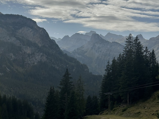 A Hiker’s Paradise: Exploring the Beauty of Oeschinensee