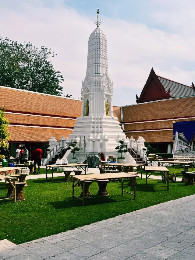 泰國曼谷十大最高等級著名皇家寺廟推薦:瑪哈泰寺 วัดมหาธาตุยุวราชรังสฤษฎิ์ราชวรมหาวิหาร。適合拍照打卡遊玩。