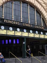 墨爾本心臟：Flinders Street Station的迷人之旅 🚉❤️