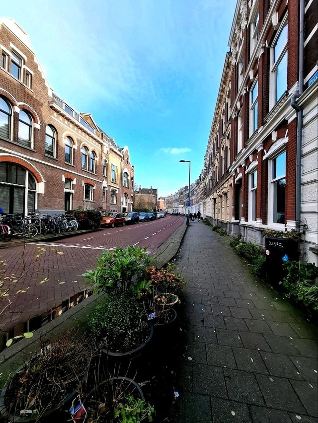 "Rotterdam: The Dynamic City of Innovation and Architecture"