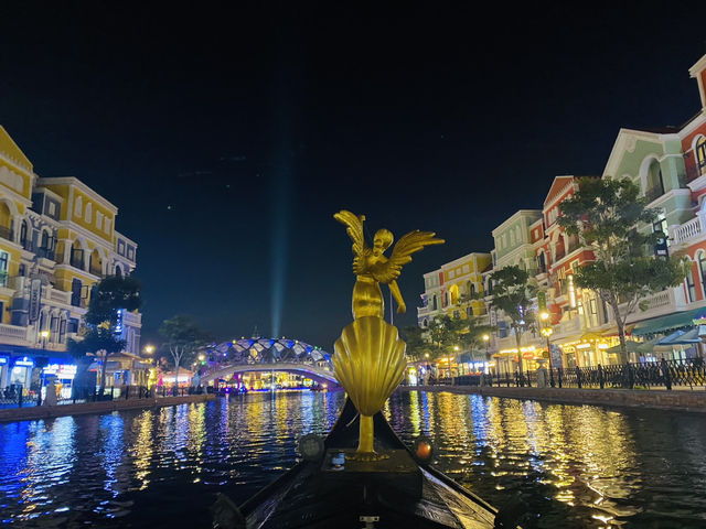 ล่องเรือชมวิว Grand World Phu Quoc 🇻🇳