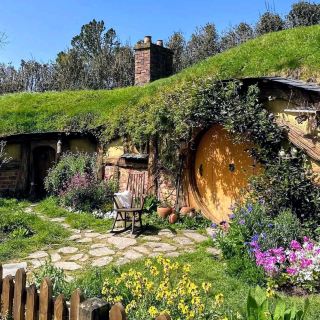 Must-Visit on New Zealand's North Island: Hobbiton Movie Set Tours