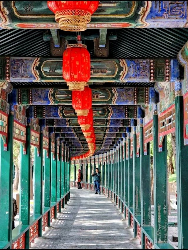 Exploring The Summer Palace in Beijing, a wonderful and relaxing experience! 