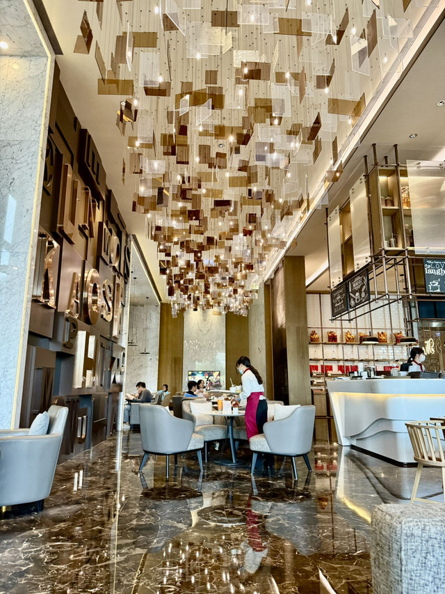 高雄萬豪酒店大堂咖啡廳的草莓套餐下午茶.色香味俱全.美味可口值得推薦大家