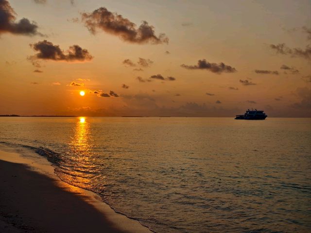 Akoya Pearl Sailing Cruise: A Luxurious Ocean Escape