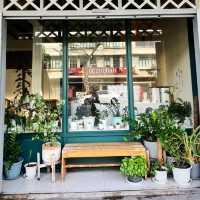 คาเฟ่หลบร้อนที่ Schizzi Cafe นางเลิ้ง