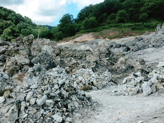 【青森　涼風が通り抜ける霊場・恐山、カルデラ湖の宇曽利湖と下北半島　大間崎　仏ヶ浦での日没】
