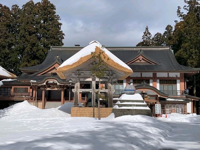 參拜日本東北三神山---出羽三山：羽黑山、月山、湯殿山