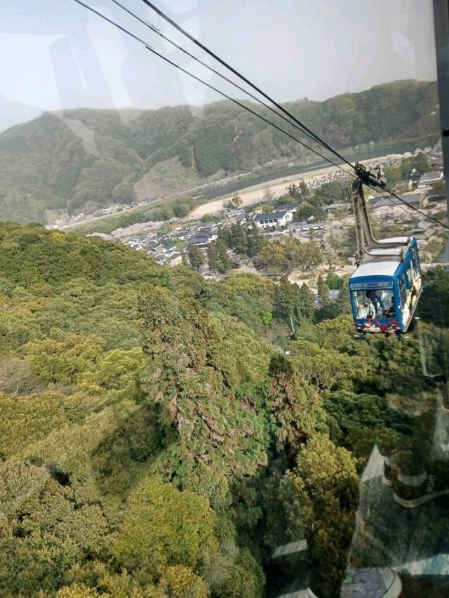 岩国城ロープウェイで岩国城へ行く