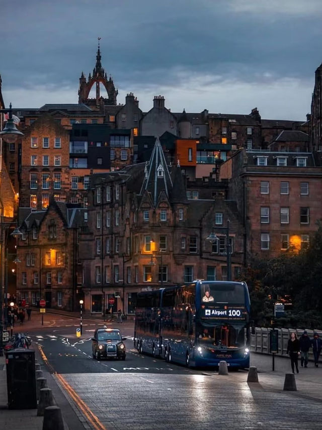 🇬🇧Edinburgh at Night = A Real-Life Harry Potter World!