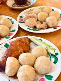 Din Fung Kee Hainan Kopitiam— authentic chicken rice balls