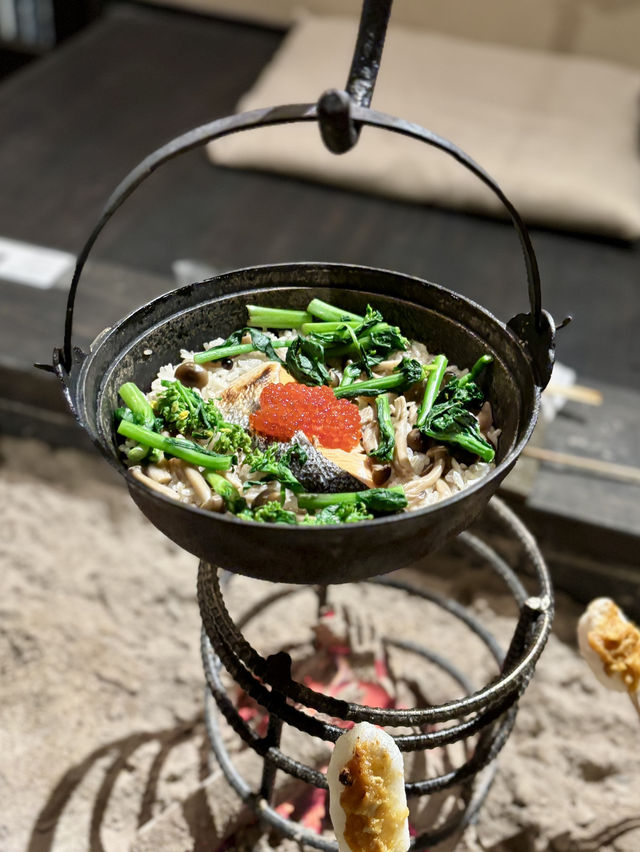 【大阪・新福島】囲炉裏で味わう四季の贅沢「灰色ロマン」