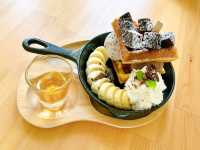คาเฟ่น่ารัก ใกล้เจดีย์เก่า อ.เมือง #เพชรบุรี