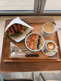 Momos Coffee • Haeundae