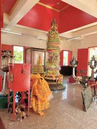 กราบไหว้ของพรที่ ศาลหลักเมือง ปราจีนบุรี