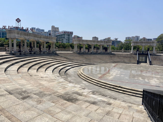 新橋市民廣場✨🏛️ 欣賞建築美學和享受自然風光🏺🌴
