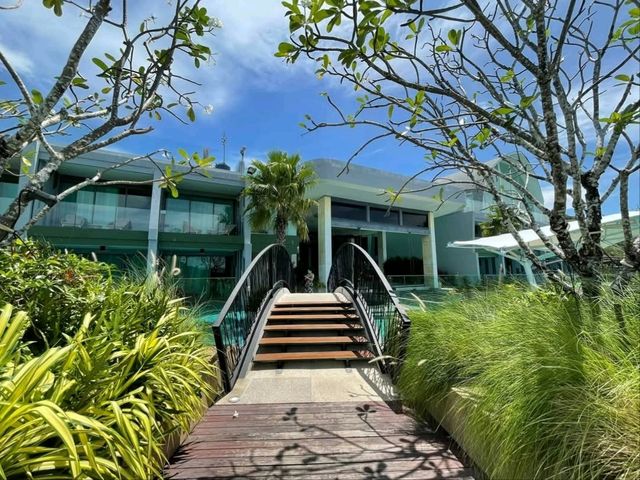 Crest Resort & Pool Villas ภูเก็ต