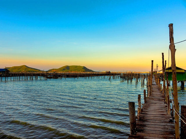🌊 Songkhla Lake: A Backpacker’s Guide to Southern Thailand’s Hidden Oasis