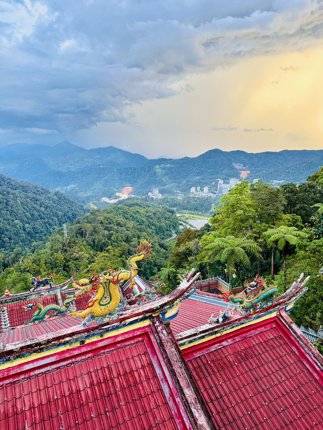 After the Rain: A Golden Hour at Chin Swee Caves Temple