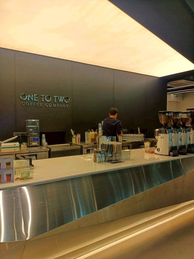 ร้านกาแฟเปิดใหม่ ONE TO TWO