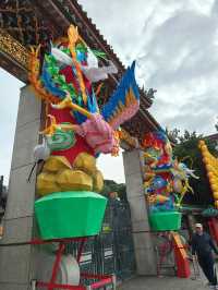 A Touch of Peace and Power at Lungshan Temple