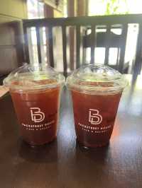 Backstreet Cafe Pattaya คาเฟ่ลับพัทยา