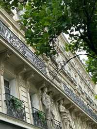 Montmartre – Cobblestone Streets & Bohemian Magic