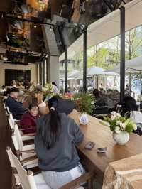 Desserts like an art piece in Taikoo Li