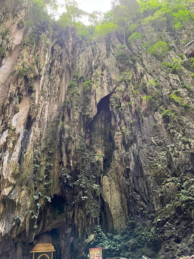 Batu Caves – Iconic and Free to Visit 