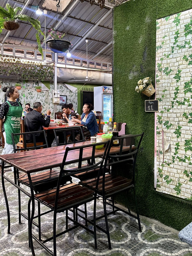 ร้านเฝอ🍜ที่คนเวียงจันทน์ในพื้นที่แนะนำว่าต้องมา