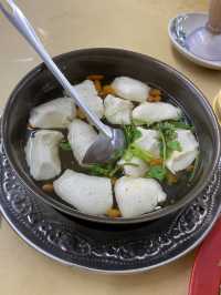 Locals’ fav seafood restaurant 