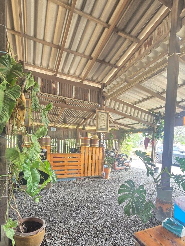 ก๋วยเตี๋ยวเรือ โรงสี ร้านเล็กๆ ริมแม่น้ำเจ้าพระยา