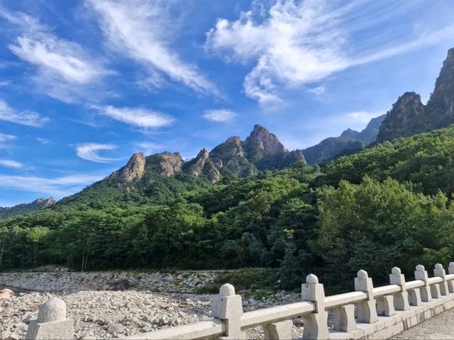 Big Views, Bigger Vibes in Seoraksan