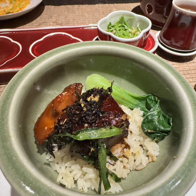 Shanghai dine in Hanfu with performances