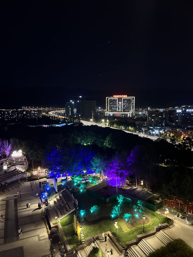 🌌 “밤이 내려앉은 성루 위에서 – Jiming Mountain Park 야경 데이트”