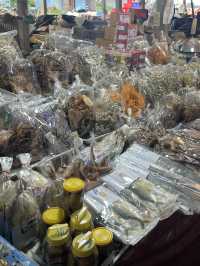 ตลาดหาดสะกอม