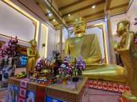 สักการะหลวงพ่อโตพระพุทธรูปศักดิ์สิทธิ์เมืองแปดริ้ว