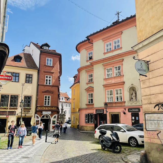 A Day of City Walking in Prague: Absolutely Breathtaking! 🚶‍♀️✨