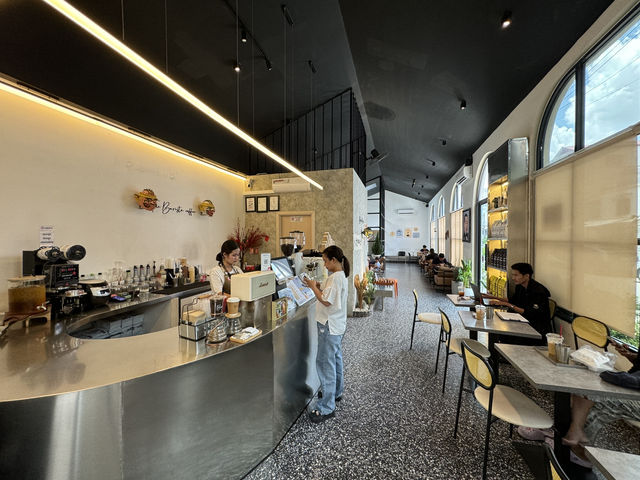 Cool Brews & Chill Vibes: Barista Coffee Toul Tompoung