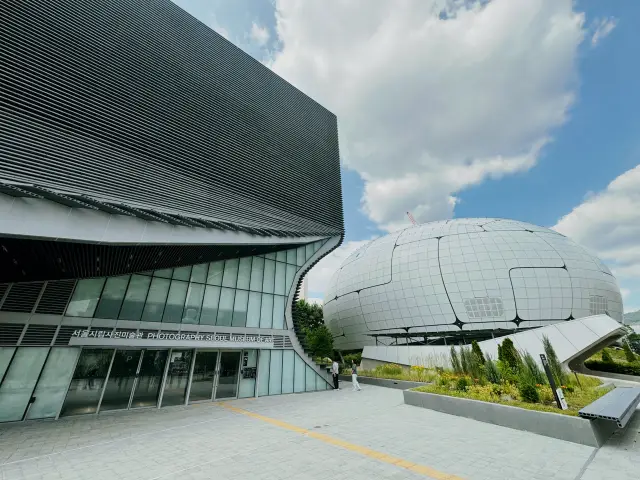 Photo SeMA: Seoul’s New Lens on Art