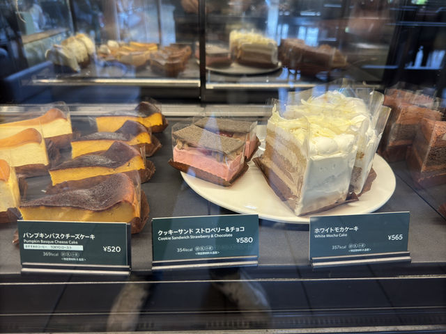 ☕ Starbucks with Space & Souvenirs: A Chill Spot in Sunshine City 🛍️