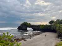 “Caught the Golden Hour at Tanah Lot Temple 💛🏜️”