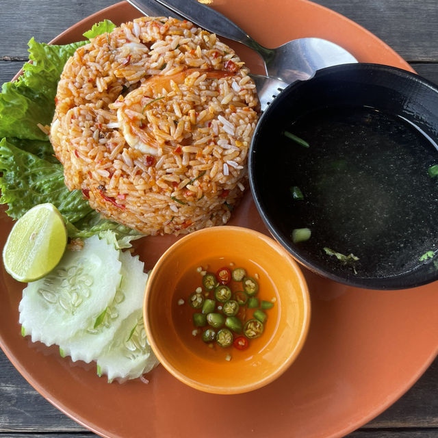 ร้านสี่แยกหัวตะเข้คาเฟ่แอนด์เกสต์เฮ้าส์ 